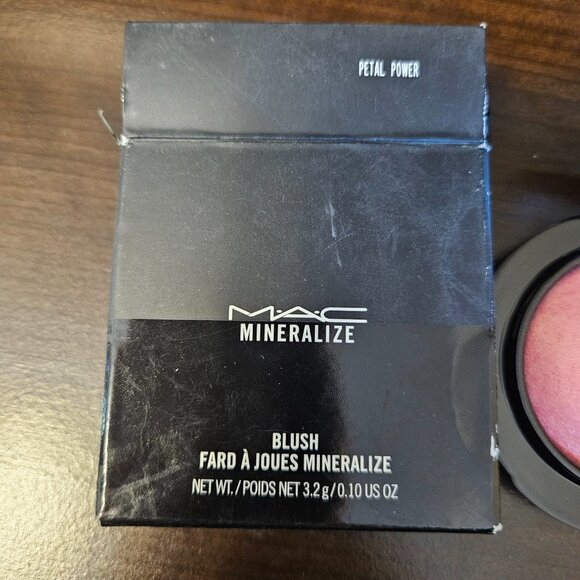 MAC Mineralize Blush in Petal Power (NIB) - Picture 7 of 7